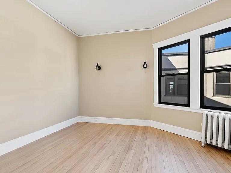 10 Green St #2J — Photo 8