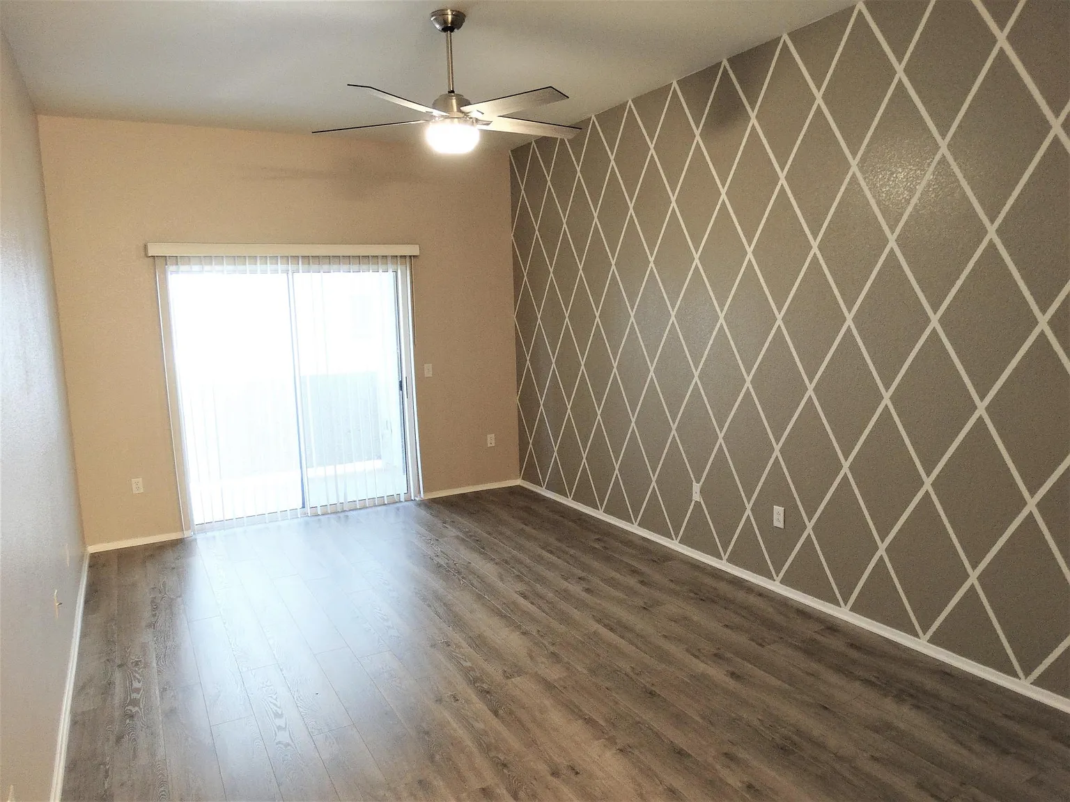 9303 Gilcrease Ave — Photo 1