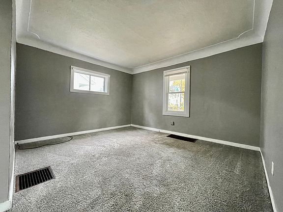 5th image of 609 Martin Luther King Jr St SE