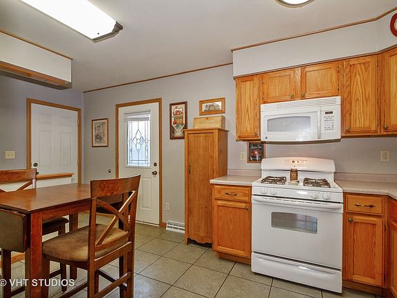 3rd image of 520 Hawthorne Ave