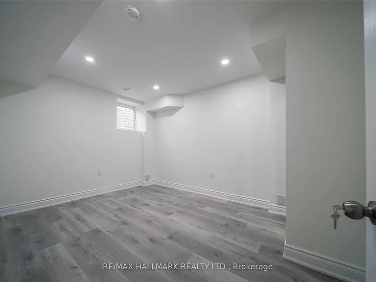 306 Buick Blvd #BASEMENT — Photo 14