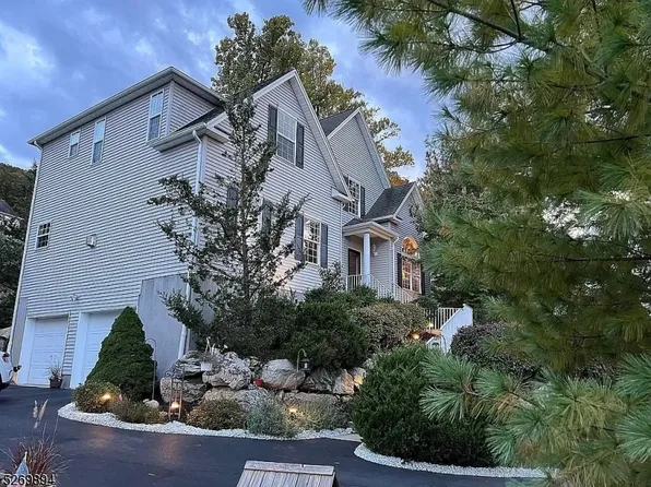 66 Bowers Dr, Allamuchy Twp., NJ 07840