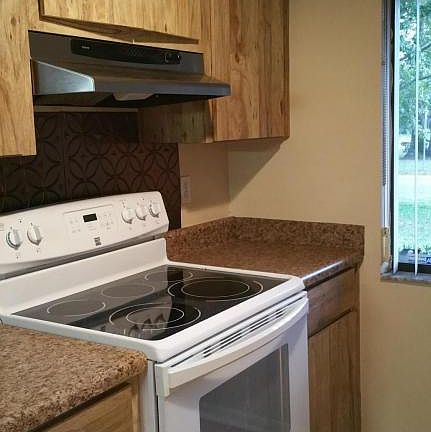 5th image of 3836 NE 17th Street Cir