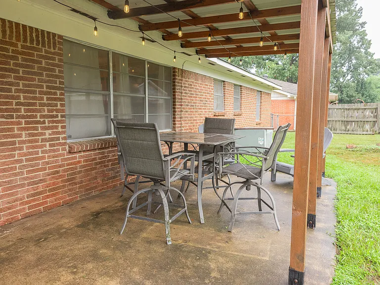 1715 Rodden Dr — Photo 49