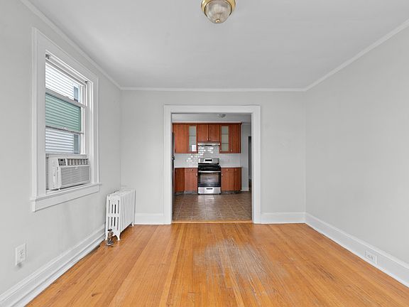 4th image of 243 Maple Ave APT 2B