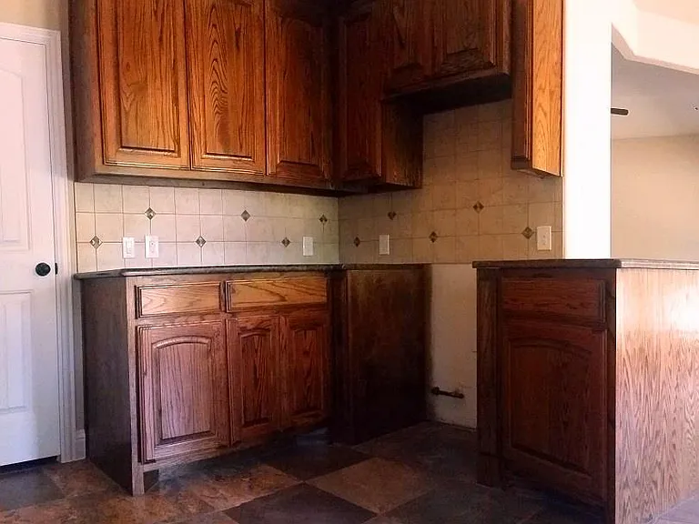 2675 Roger Williams Dr — Photo 10