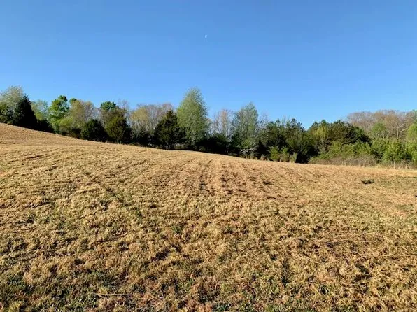 70 River Front Dr, Sparta, TN 38583