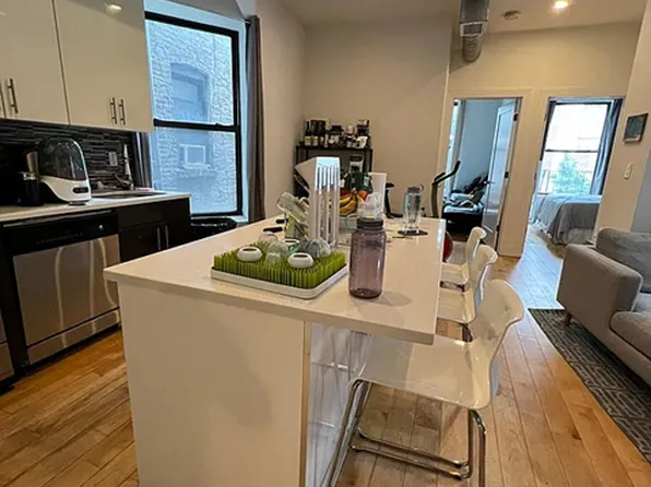 509 Dean Street image 3 of 13