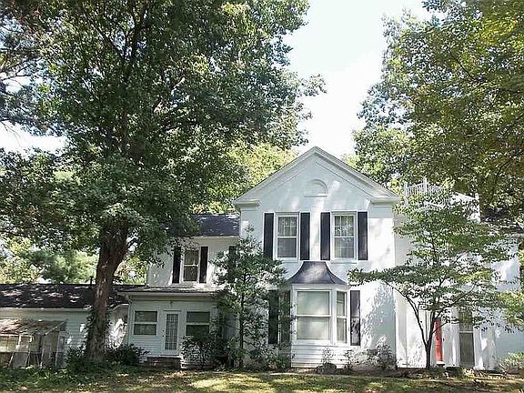 Has a custom greenhouse