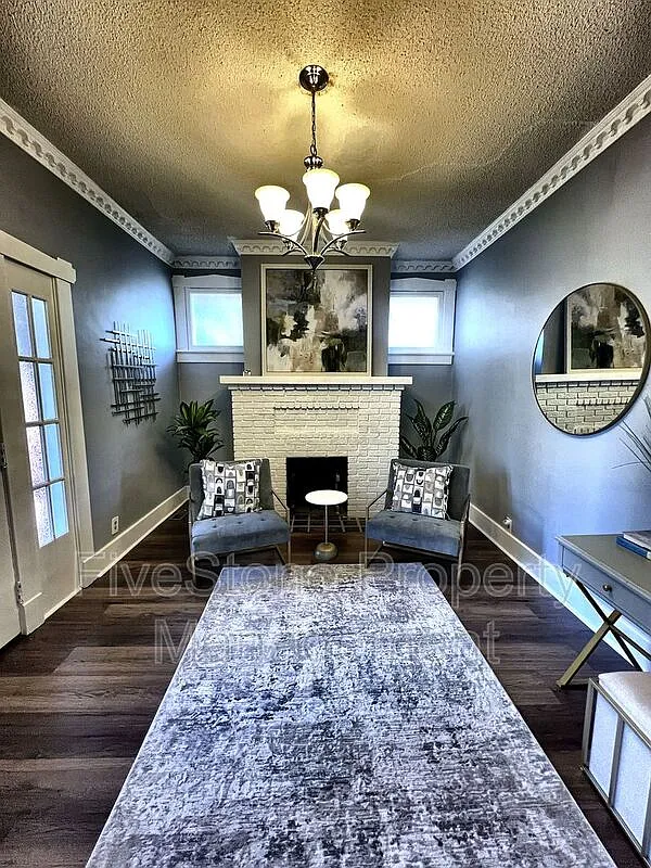 2 bed, 1.0 bath, 1448 sqft, $1,650 — Photo 2