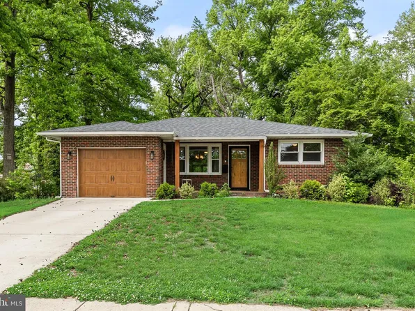 959 W Kings Hwy, Mount Ephraim, NJ 08059