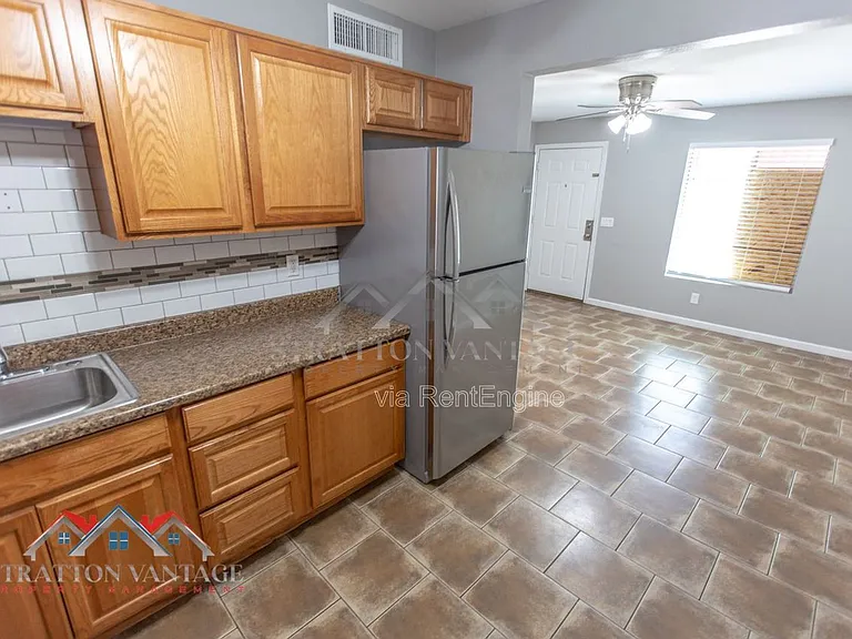 448 N Lesueur — Photo 11
