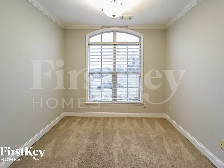 5830 Heritage Park Dr — Photo 6