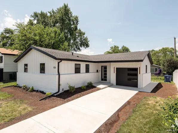 9124 S 88th Ave, Hickory Hills, IL 60457