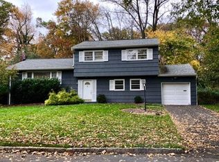 197 Chipmunk Hl, Mountainside, NJ 07092