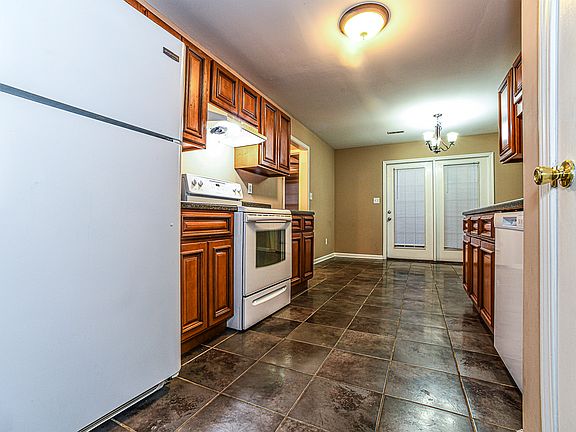 5th image of 114 Nancy Dr