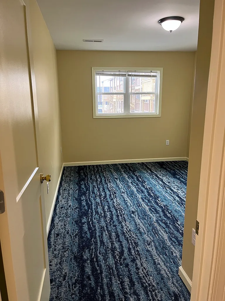 3 bed, 1.5 bath, $2,100 — Photo 2