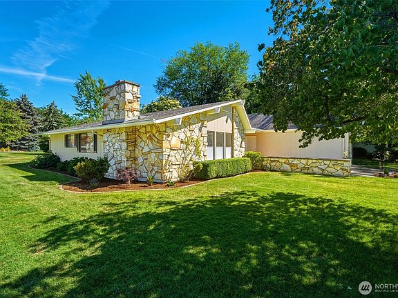 3rd image of 1801 Crestline Drive