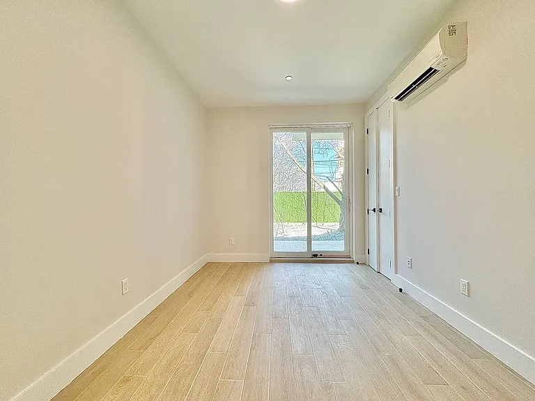 714 5th Ave #1B — Photo 3