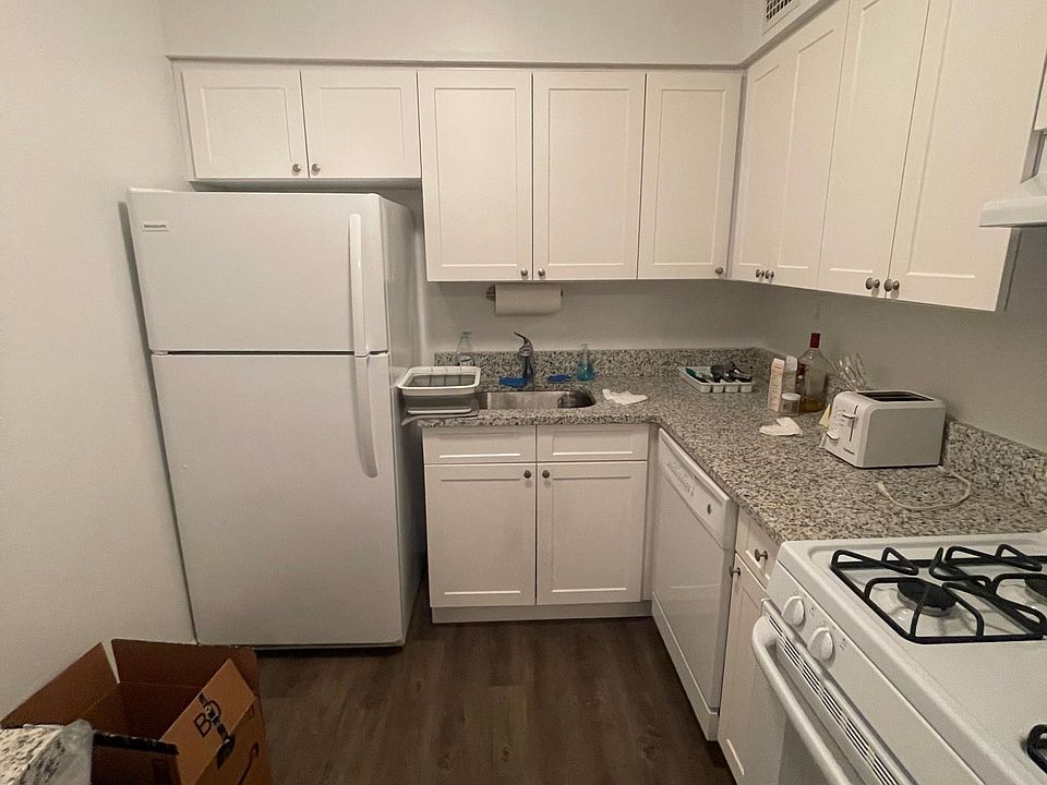 1st image of 490 Westchester Ave #5