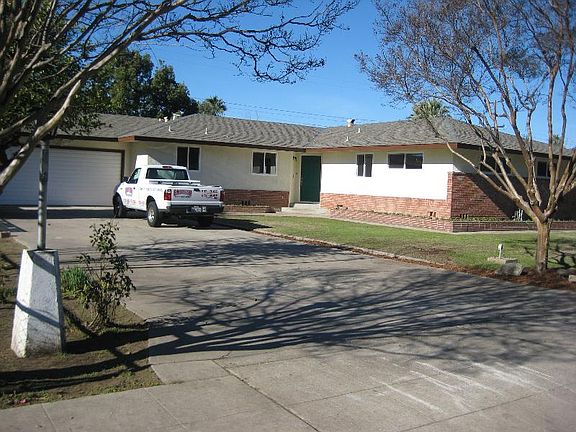 2nd image of 3939 N Palm Ave
