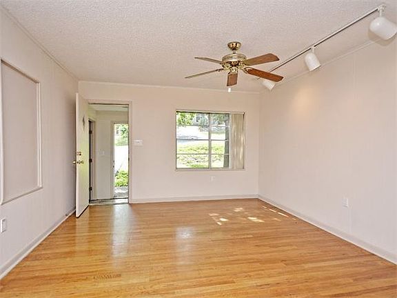 2nd image of 11504 Pollyanna Ave