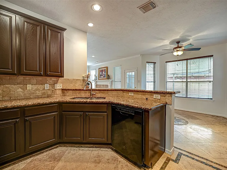 11906 Dinosaur Valley Dr — Photo 15