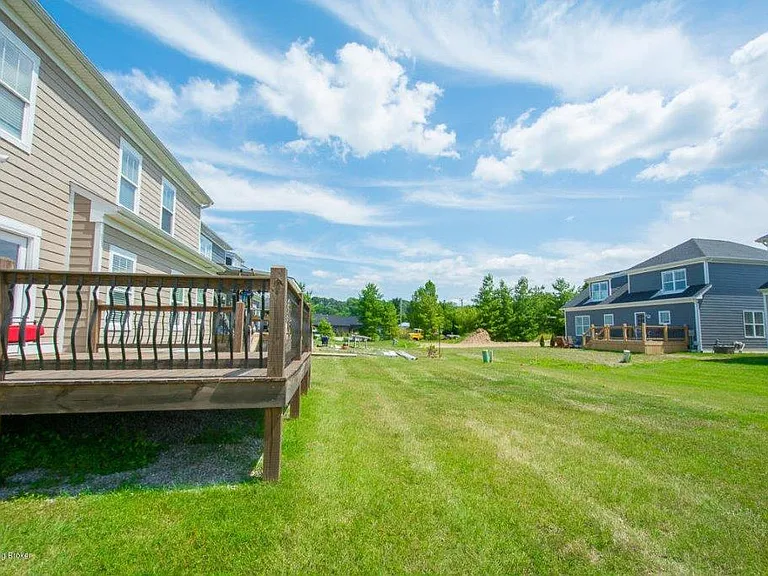 1704 Coral Ct — Photo 30