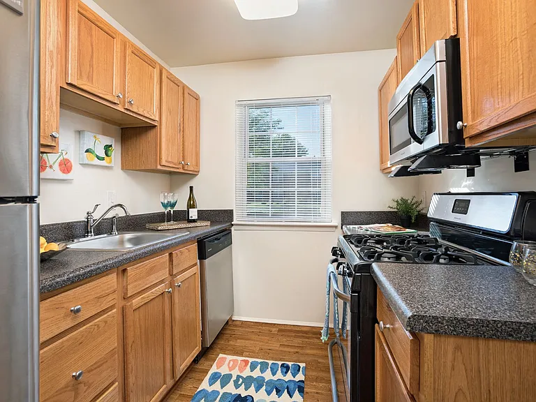 Cambridge Apartments — Photo 11