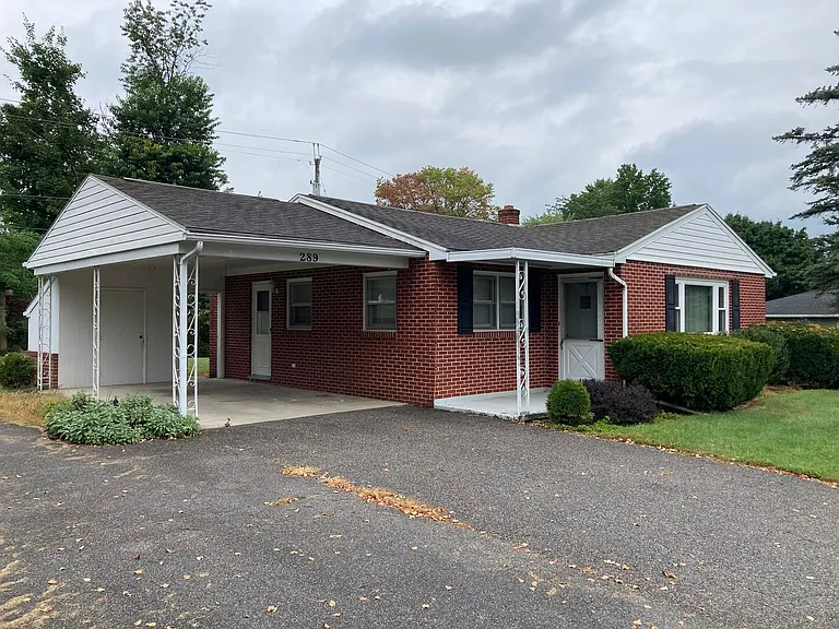 289 Briar Ln — Photo 1