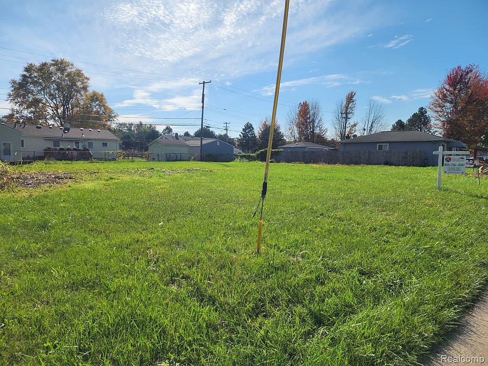 15 Mile Rd, photo 16