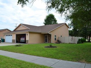 2727 SW Buttonwood, Topeka, KS 66610