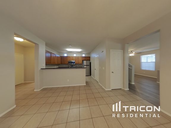 4th image of 3846 E Yeager Dr
