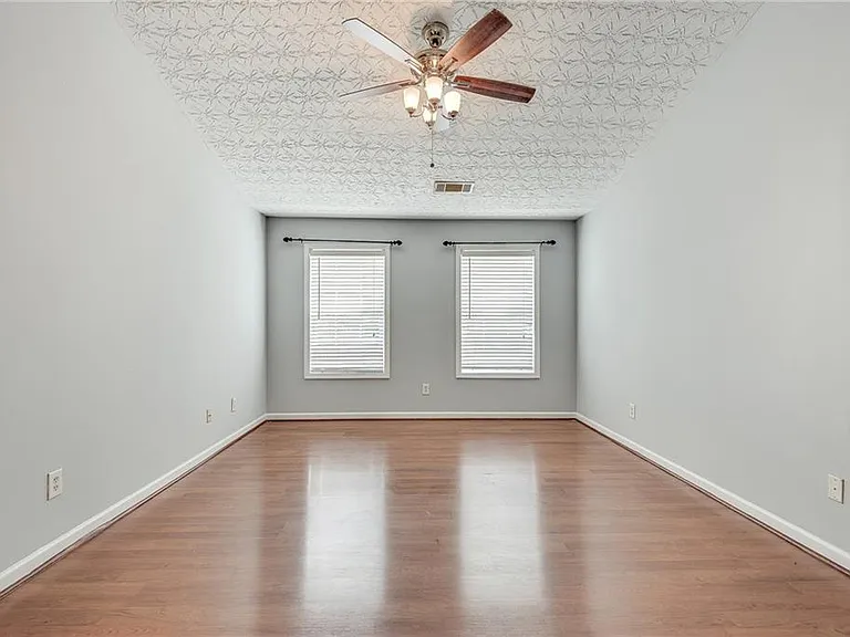 3337 Baymount Way — Photo 24