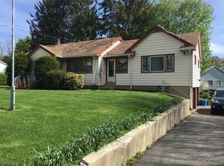 2 Larsen Dr, Succasunna, NJ 07876