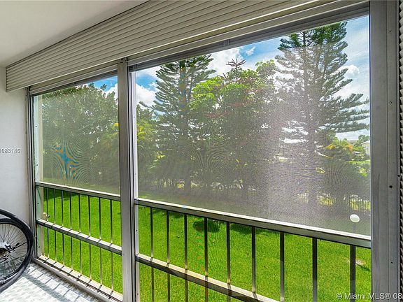4th image of 1000 Hillcrest Ct APT 206