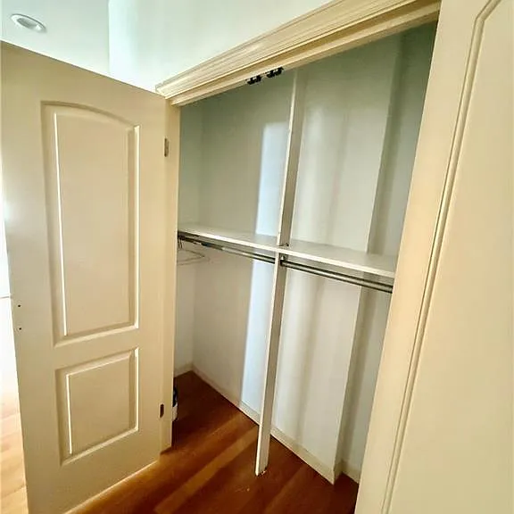 1732 62nd St #1R — Photo 7