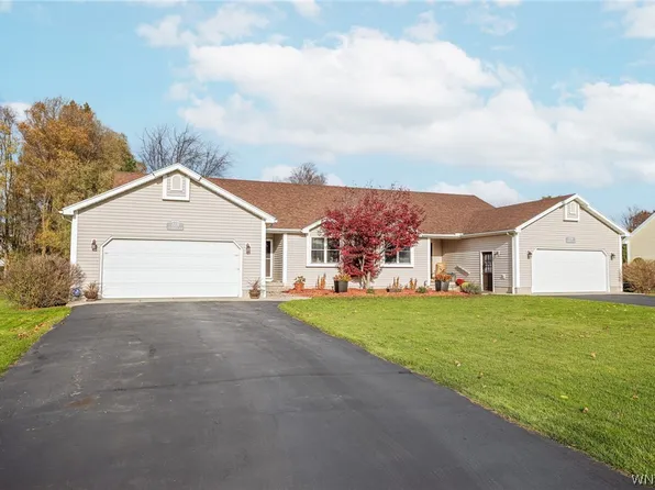 11 Fairway Dr #B, Batavia, NY 14020