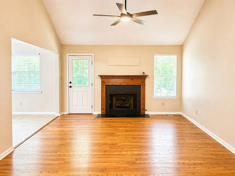 217 Briarpatch Ct — Photo 3