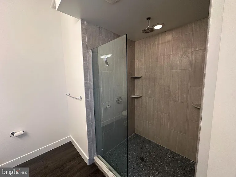 820 W Market St #2B — Photo 14