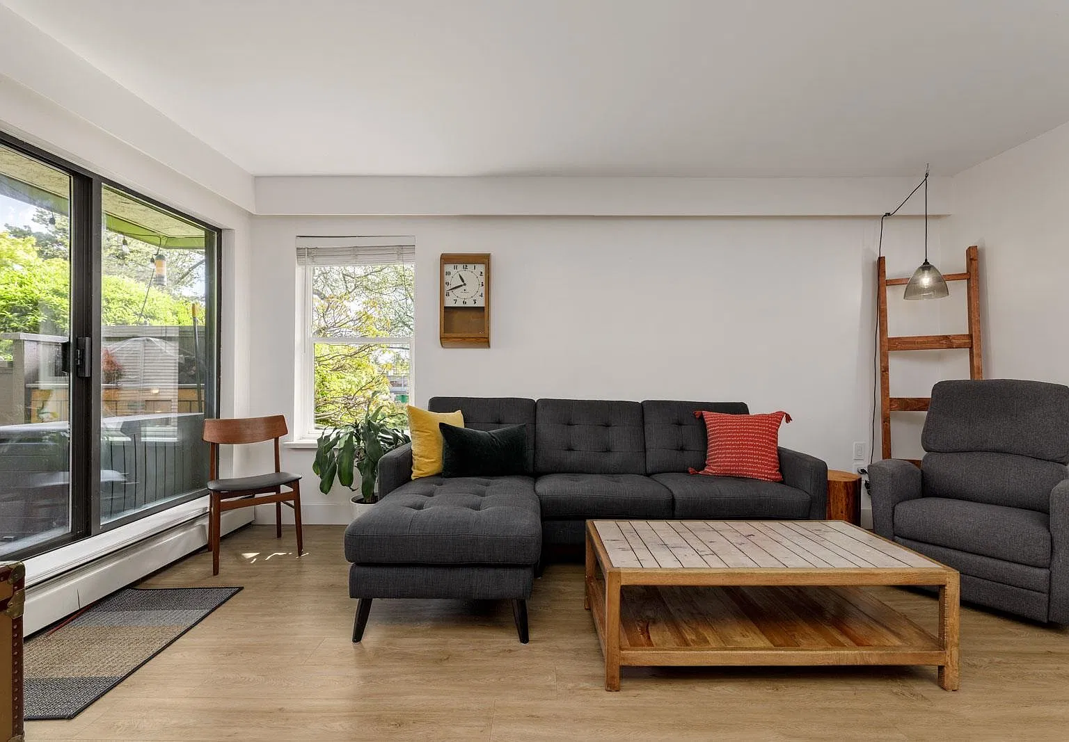 1 bed, 690 sqft, $2,575 — Photo 2