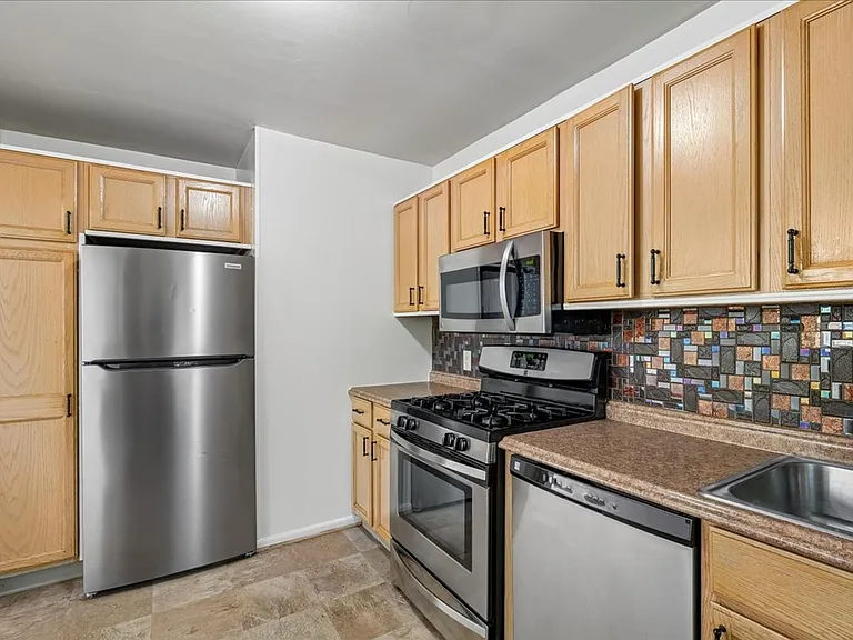 13012 Georgia Ave — Photo 15