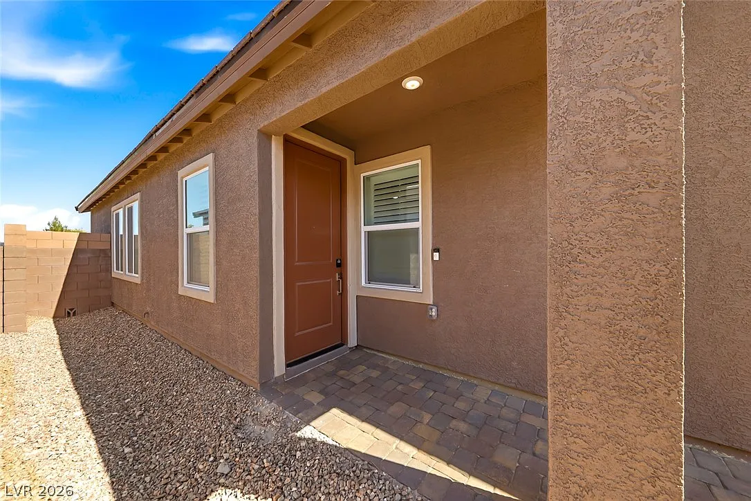 4 bed, 2.5 bath, 2157 sqft, $2,895 — Photo 3