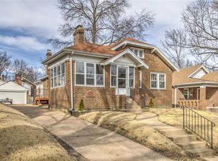 7615 Forest View Dr, Saint Louis, MO 63121