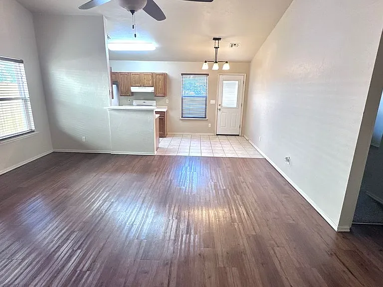 2508-2510 Leeds Ln — Photo 22