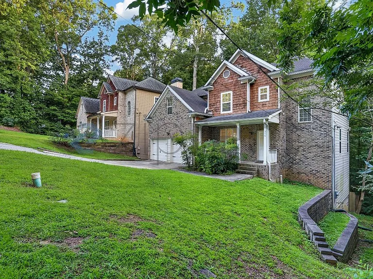 506 Waterford Rd NW — Photo 3