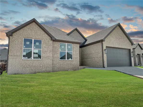 3523 E Greystone Dr, Springdale, AR 72764
