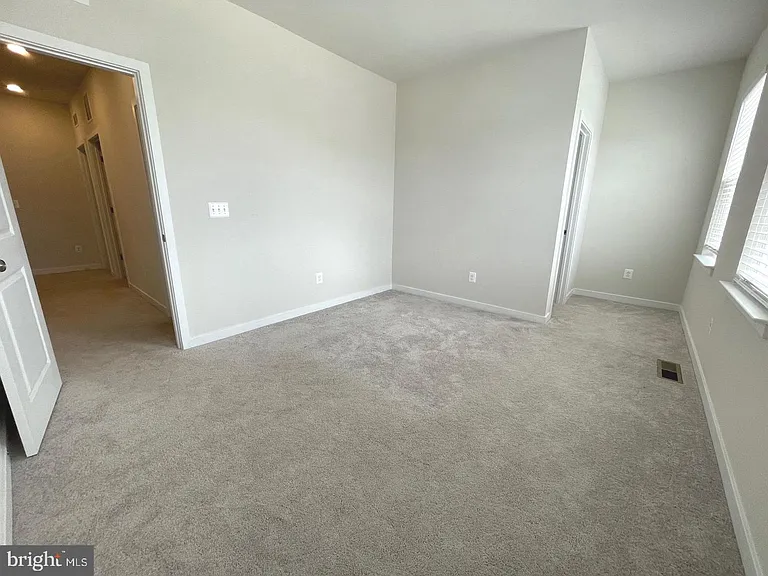 2328 Hawkshill Dr — Photo 34