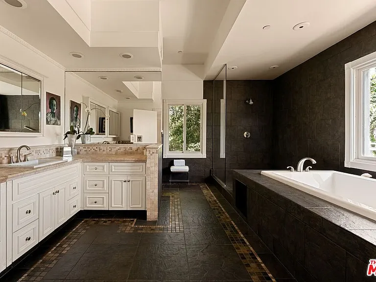 7770 Firenze Ave — Photo 17
