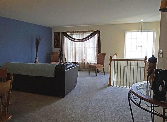 5th image of 109 N Oak St